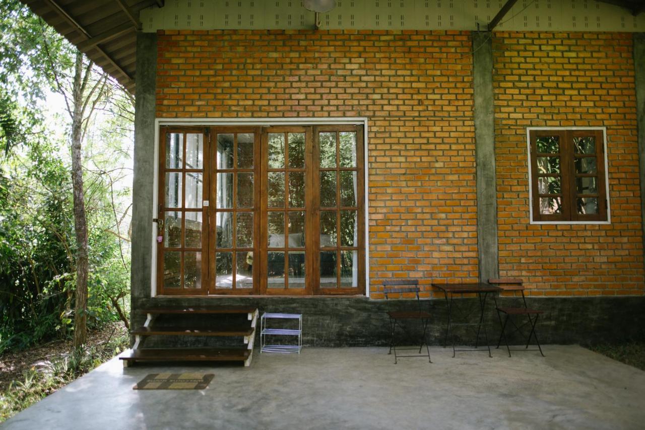 Aum Hum Homestay Fang Екстериор снимка